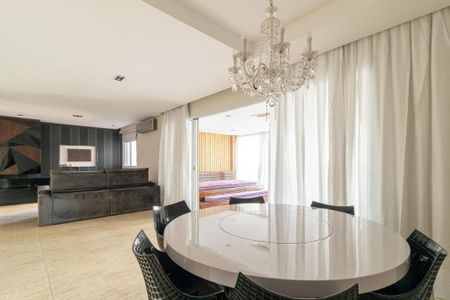 Apartamento à venda com 168m², 2 quartos e 3 vagasFoto 01
