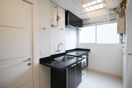 Apartamento à venda com 168m², 2 quartos e 3 vagas Apartamento à venda com 168m², 2 quartos e 3 vagasÁrea de Serviço