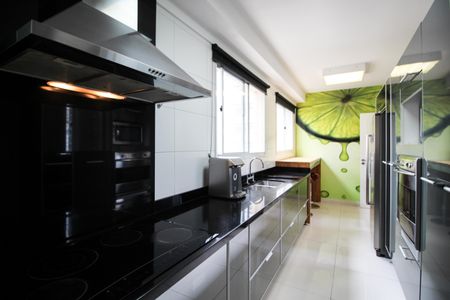 Apartamento à venda com 168m², 2 quartos e 3 vagas Apartamento à venda com 168m², 2 quartos e 3 vagasCozinha