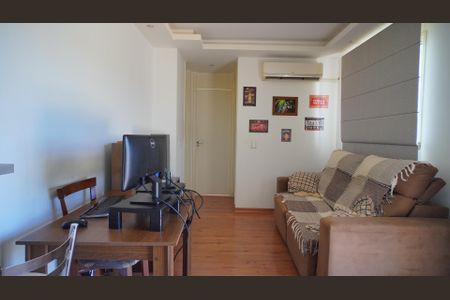Sala  de apartamento para alugar com 2 quartos, 54m² em Humaitá, Porto Alegre