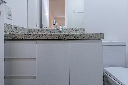 Apartamento para alugar com 76m², 2 quartos e 2 vagasbanheiro na suíte_3