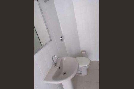 Banheiro de apartamento para alugar com 2 quartos, 60m² em Pinheiros, São Paulo