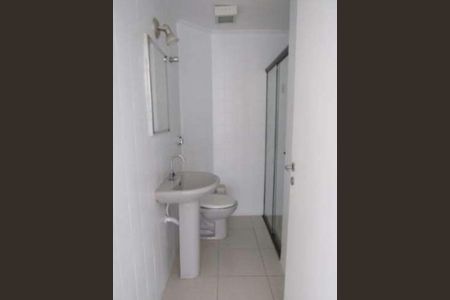 Banheiro de apartamento para alugar com 2 quartos, 60m² em Pinheiros, São Paulo