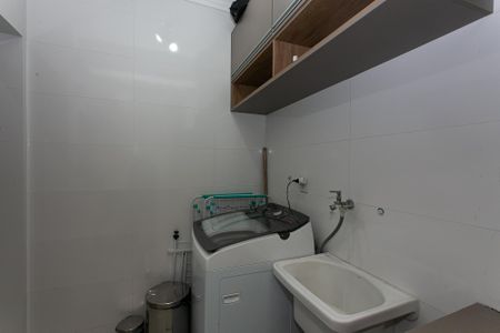 Casa à venda com 215m², 4 quartos e 2 vagas Casa à venda com 215m², 4 quartos e 2 vagasÁrea de Serviço