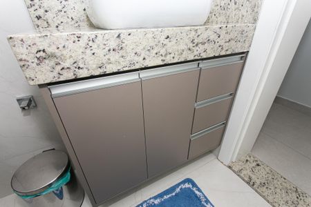 Casa à venda com 215m², 4 quartos e 2 vagas Casa à venda com 215m², 4 quartos e 2 vagasBanheiro 1