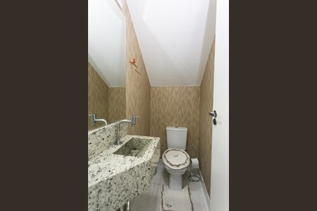 Casa à venda com 215m², 4 quartos e 2 vagas Casa à venda com 215m², 4 quartos e 2 vagasLavabo