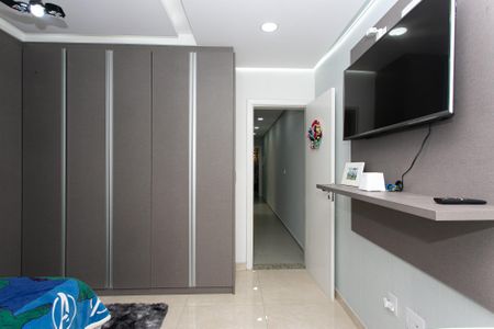 Casa à venda com 215m², 4 quartos e 2 vagas Casa à venda com 215m², 4 quartos e 2 vagasQuarto 1