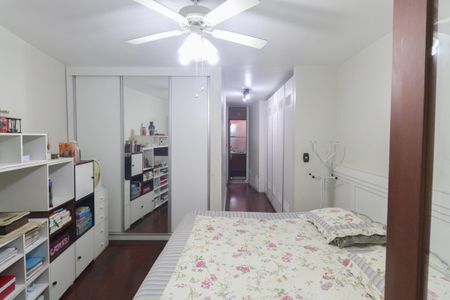 Casa à venda com 198m², 3 quartos e 2 vagasSuíte 1