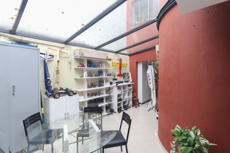 Casa à venda com 198m², 3 quartos e 2 vagasSala