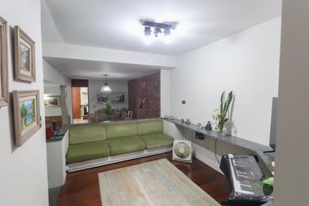Casa à venda com 198m², 3 quartos e 2 vagasSala