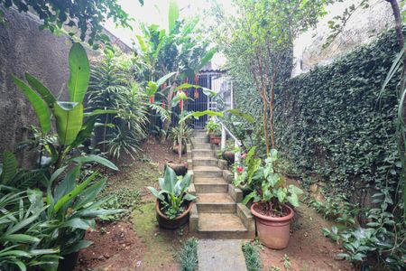 Casa à venda com 198m², 3 quartos e 2 vagasEscada