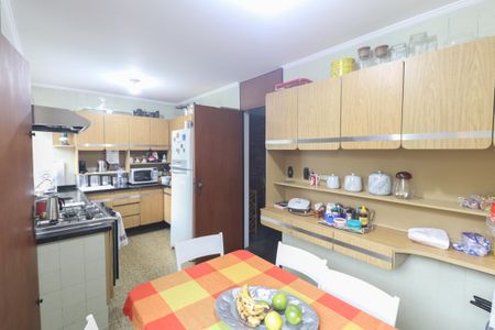 Casa à venda com 198m², 3 quartos e 2 vagasCozinha