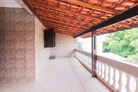 Casa à venda com 250m², 4 quartos e 5 vagasVaranda