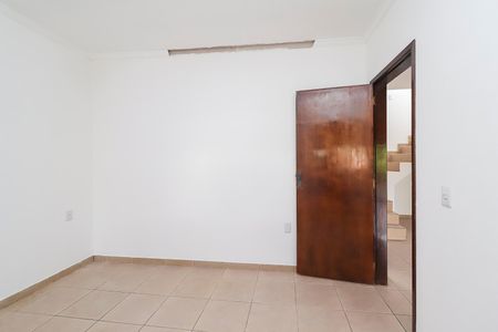 Casa à venda com 250m², 4 quartos e 5 vagasQuarto 1 - Suíte