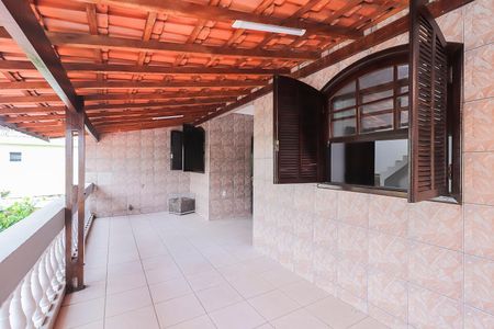 Casa à venda com 250m², 4 quartos e 5 vagasVaranda