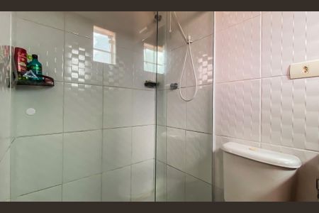 Casa de condomínio à venda com 55m², 2 quartos e 1 vaga Casa de condomínio à venda com 55m², 2 quartos e 1 vagaBanheiro da Suíte 1