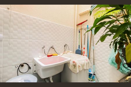 Casa de condomínio à venda com 55m², 2 quartos e 1 vaga Casa de condomínio à venda com 55m², 2 quartos e 1 vagaÁrea de Serviço