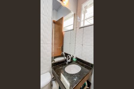 Casa de condomínio à venda com 55m², 2 quartos e 1 vaga Casa de condomínio à venda com 55m², 2 quartos e 1 vagaBanheiro da Suíte 2