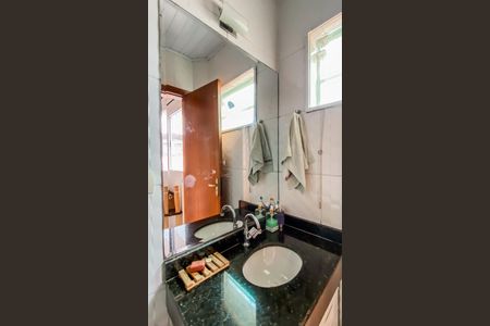 Casa de condomínio à venda com 55m², 2 quartos e 1 vaga Casa de condomínio à venda com 55m², 2 quartos e 1 vagaBanheiro da Suíte 1