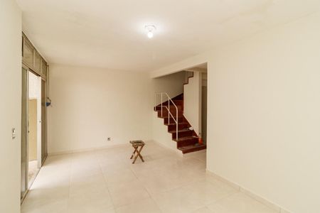 Sala de casa para alugar com 3 quartos, 200m² em Vila Nilo, São Paulo