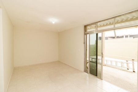 Casa à venda com 200m², 3 quartos e 2 vagasSala