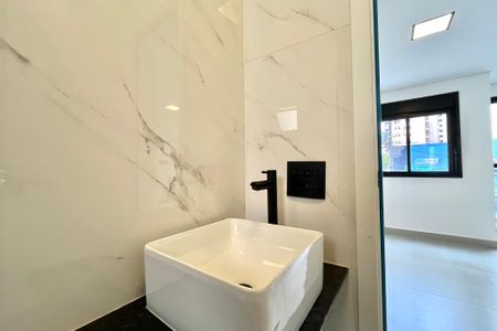 Banheiro de kitnet/studio para alugar com 1 quarto, 26m² em Vila da Saúde, São Paulo