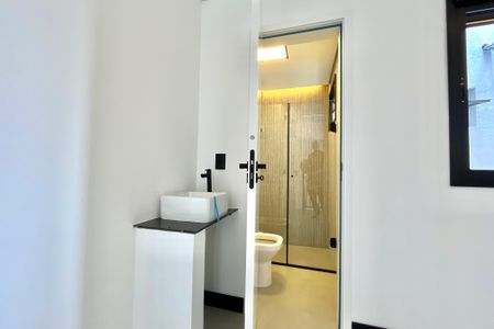 Apartamento para alugar com 34m², 1 quarto e sem vaga Apartamento para alugar com 34m², 1 quarto e sem vagaBanheiro da Suíte