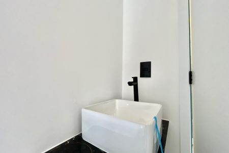 Apartamento para alugar com 34m², 1 quarto e sem vaga Apartamento para alugar com 34m², 1 quarto e sem vagaBanheiro da Suíte