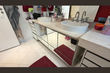 Apartamento à venda com 157m², 3 quartos e 2 vagas