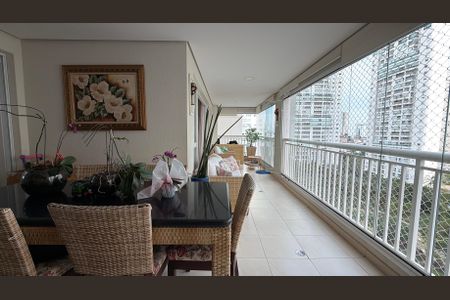 Apartamento à venda com 157m², 3 quartos e 2 vagas