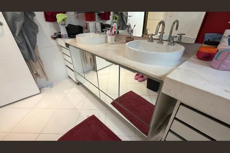 Apartamento à venda com 157m², 3 quartos e 2 vagas