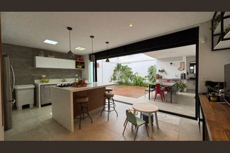 Casa à venda com 3 quartos, 172m² em Butantã, São Paulo