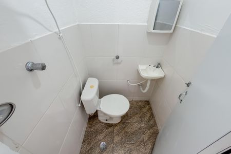 Casa para alugar com 60m², 1 quarto e sem vagaBanheiro do Quarto
