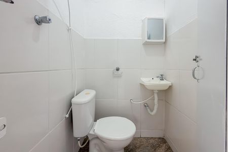 Casa para alugar com 60m², 1 quarto e sem vagaBanheiro do Quarto