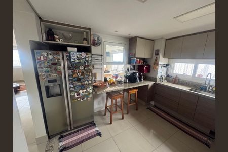 Apartamento para alugar com 191m², 4 quartos e 2 vagasCozinha