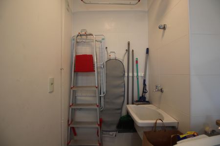 Apartamento à venda com 80m², 2 quartos e 1 vagaÁrea de Serviço