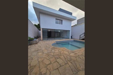 Casa à venda com 373m², 5 quartos e 6 vagas