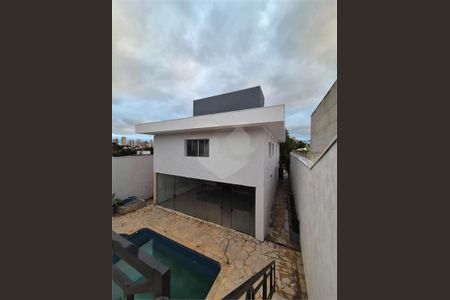 Casa à venda com 373m², 5 quartos e 6 vagas
