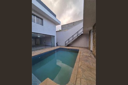 Casa à venda com 373m², 5 quartos e 6 vagas