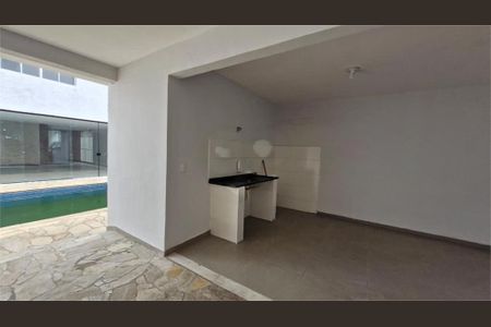 Casa à venda com 373m², 5 quartos e 6 vagas