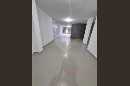 Casa à venda com 373m², 5 quartos e 6 vagas