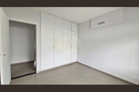 Casa à venda com 373m², 5 quartos e 6 vagas