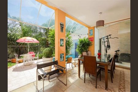 Casa à venda com 4 quartos, 550m² em Jardim Morumbi, São Paulo