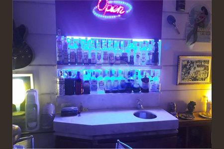 Casa à venda com 4 quartos, 550m² em Jardim Morumbi, São Paulo