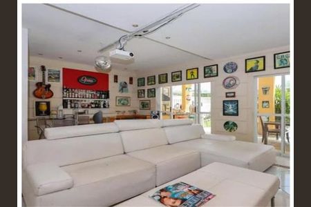 Casa à venda com 4 quartos, 550m² em Jardim Morumbi, São Paulo