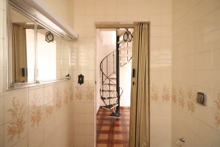 Casa à venda com 105m², 2 quartos e 1 vagaLavabo