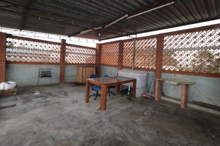 Casa à venda com 105m², 2 quartos e 1 vagaÁrea de Serviço