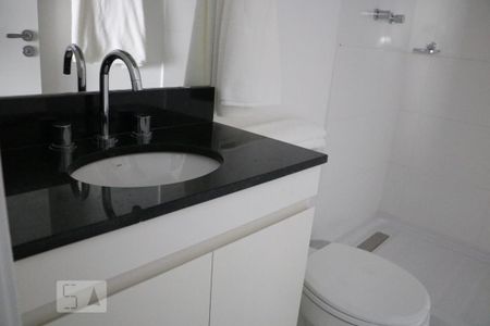 Banheiro de apartamento à venda com 1 quarto, 30m² em República, São Paulo
