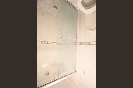 Banheiro de apartamento para alugar com 1 quarto, 38m² em Vila Morumbi, São Paulo