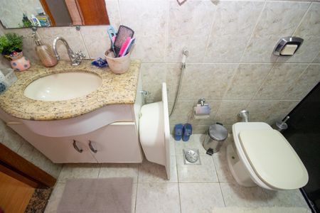 Casa à venda com 280m², 4 quartos e 3 vagas Casa à venda com 280m², 4 quartos e 3 vagasBanheiro Social